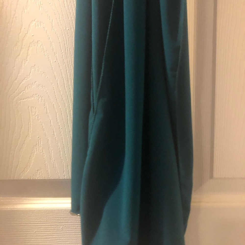 Dresses - Picture 4 of 4